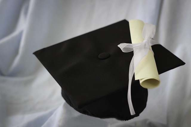 graduation-2148715_640.jpg